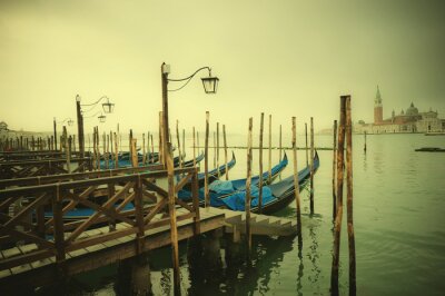 Venetië en gondels in de haven