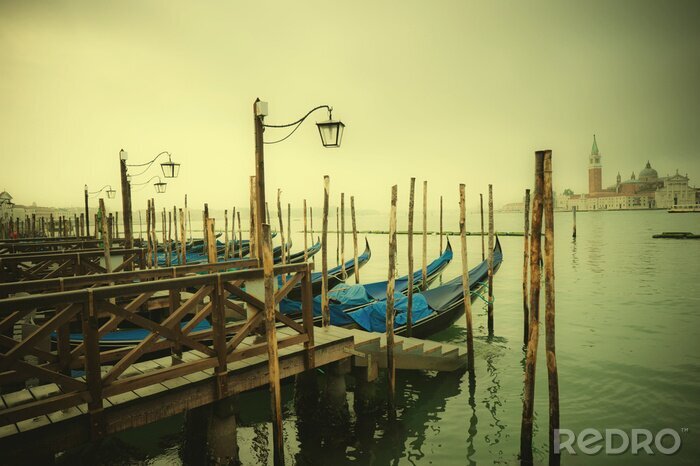 Canvas Venetië en gondels in de haven