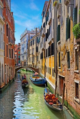 Venetië turquoise tussen de herenhuizen