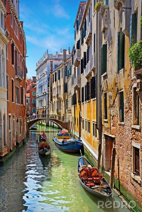 Canvas Venetië turquoise tussen de herenhuizen
