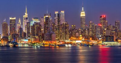 Verlicht Manhattan bij nacht