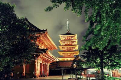 Verlichte tempel in Tokio