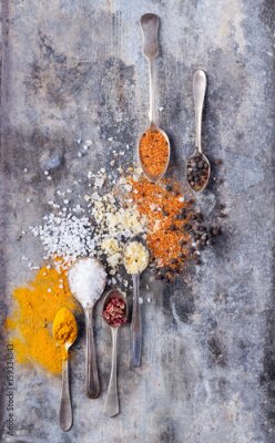 Canvas Verschillende Aziatische kruiden in lepels