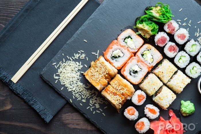 Canvas Verschillende soorten sushi
