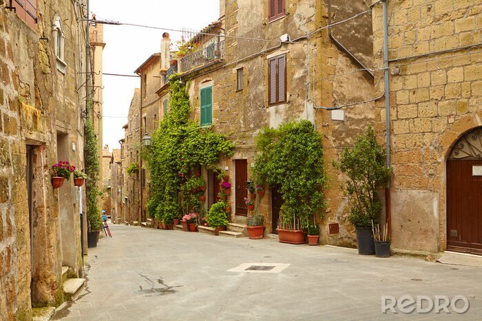 Canvas Vintage straat versierd met bloemen, Toscane, Italië