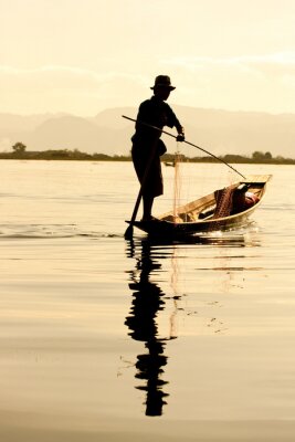 Visser in Inle Lake, Myanmar.