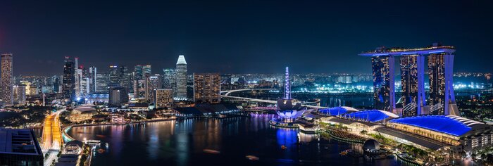 Canvas Wide panorama of Singapore skyscrapers at night