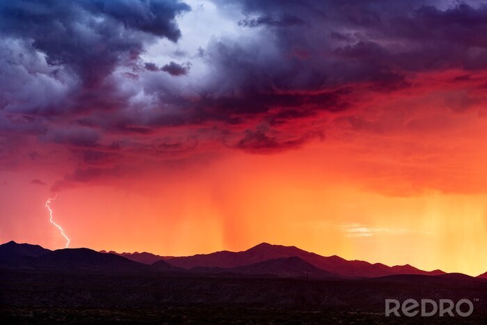 Canvas Wolken boven de bergen in Arizona