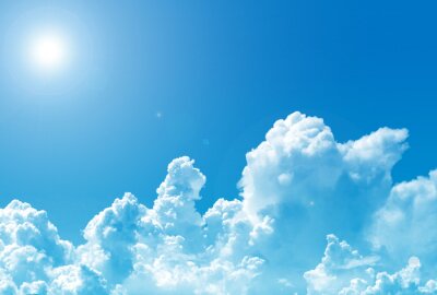 Canvas 日 差 し が 強 い 夏 の 青 空 と 透 け る 白 い 入道 雲