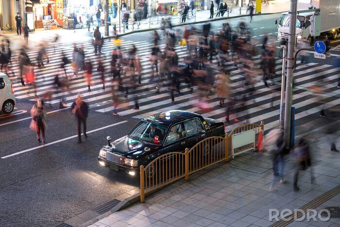Canvas Taxi waiting for passenger at night in Tokyo　夜の東京 客待ちのタクシー