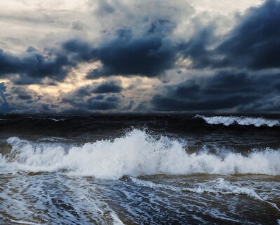 Canvas Zee en het strand met lucht onweerswolk