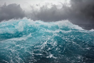zee golf in de Atlantische Oceaan tijdens storm