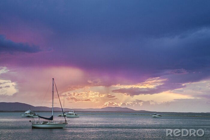 Canvas Zeilboten en paarsblauwe lucht