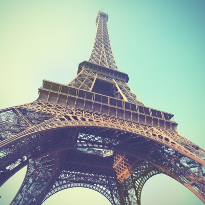 Zicht op de Eiffeltoren tegen de hemel