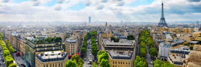 Zonnige skyline van Parijs