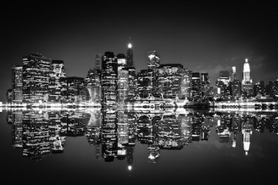 Canvas Zwart-witte wolkenkrabbers van New York bij nacht