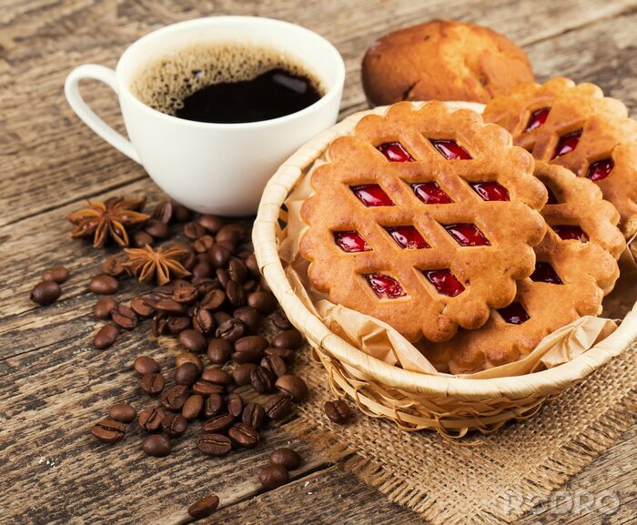 Canvas Zwarte koffie en koekjes op tafel