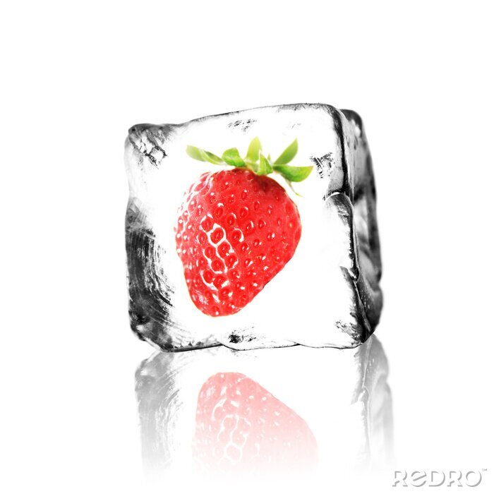 Fotobehang Aardbei in het ijsblokje