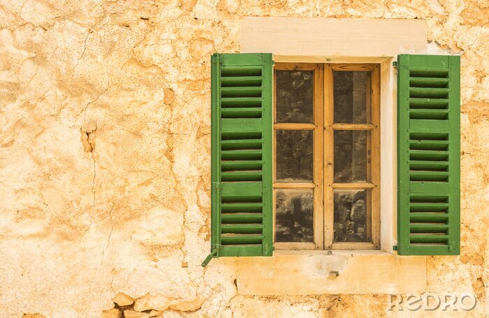 Fotobehang Altes Holzfenster mit Fensterladen Grün