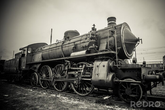 Fotobehang Antieke zwarte treinlocomotief