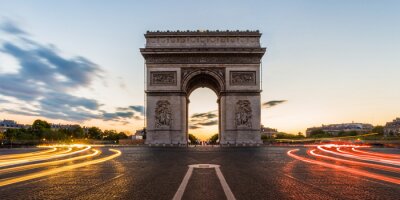 Arc de Triomphe bij zonsondergang