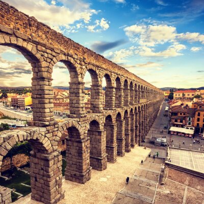 Bakstenen aquaduct in Spanje