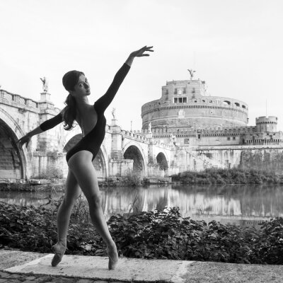 Fotobehang Ballerina aan de waterkant