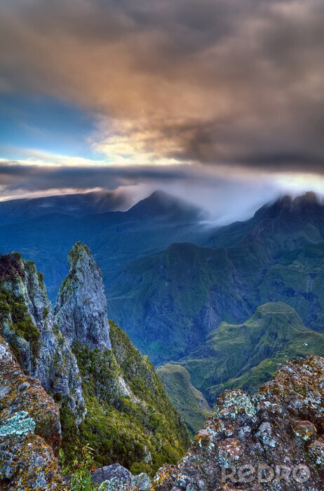 Fotobehang Berglandschap in de mist