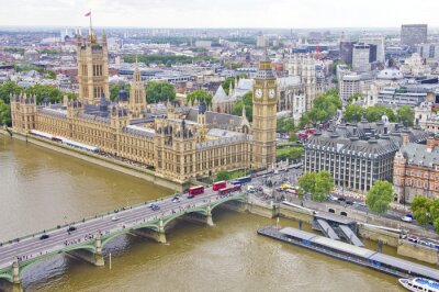 Fotobehang Bewolkte skyline van Londense gebouwen
