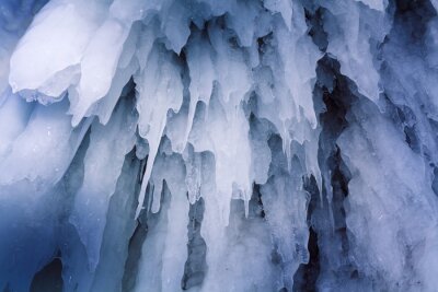 Blauwe ijspegels van de gletsjer