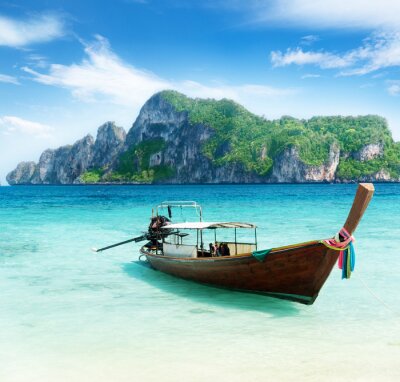 Fotobehang boot op Phi Phi eiland van Thailand