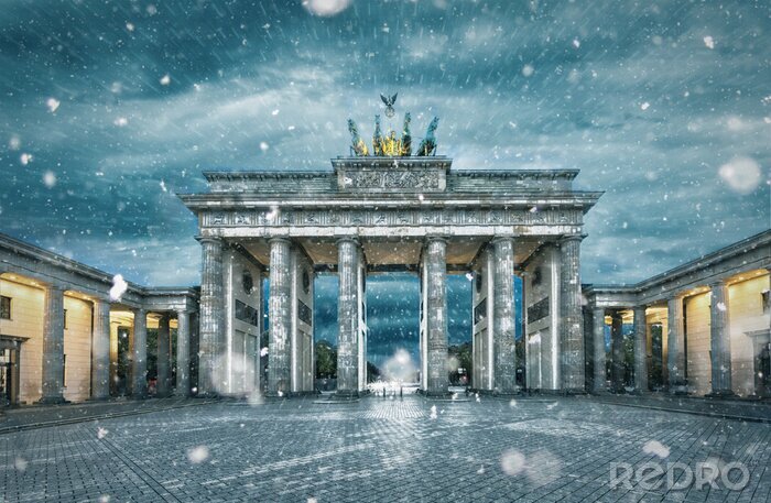 Fotobehang Brandenburger Tor op een besneeuwde dag