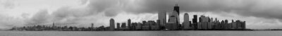 Fotobehang Brede zwart-wit skyline van de stad