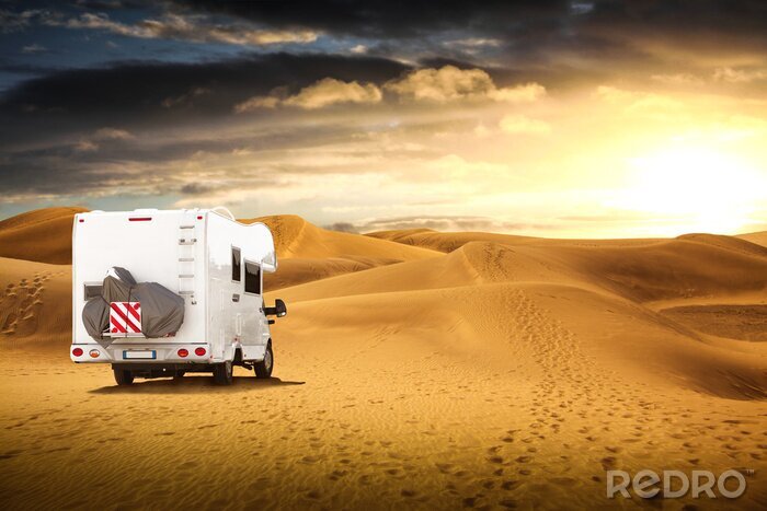 Fotobehang Camper in de woestijn