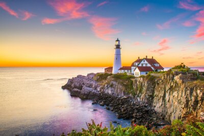 Cape Elizabeth, Maine, Verenigde Staten bij Portland Head Light bij dageraad.