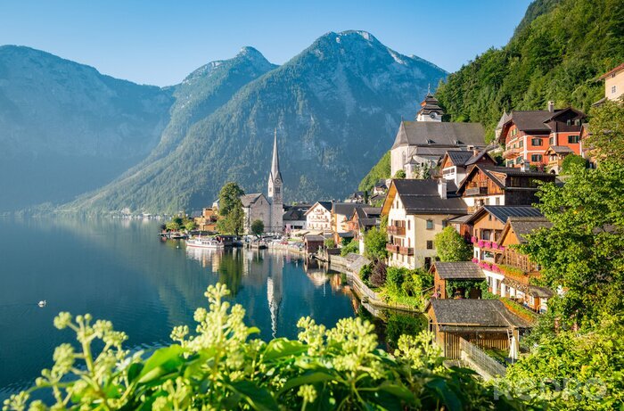 Fotobehang Classic view of Hallstatt in summer, Austria