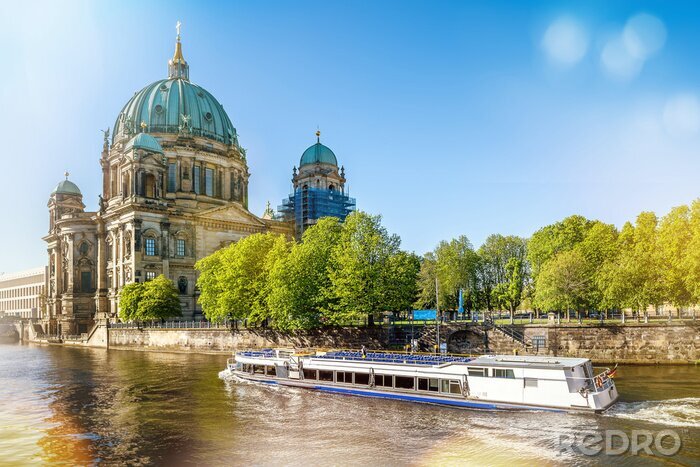 Fotobehang De Dom van Berlijn op een zonnige dag