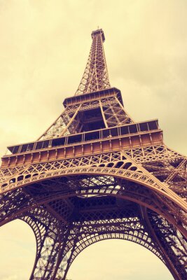 Fotobehang De Eiffeltoren van onderaan gezien