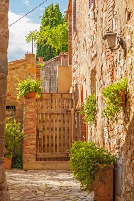 Fotobehang De middeleeuwse oude stad in Toscane, Italië