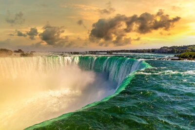 Fotobehang De turquoise wateren van de Niagara Falls