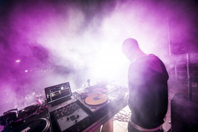 Fotobehang DJ in roze licht