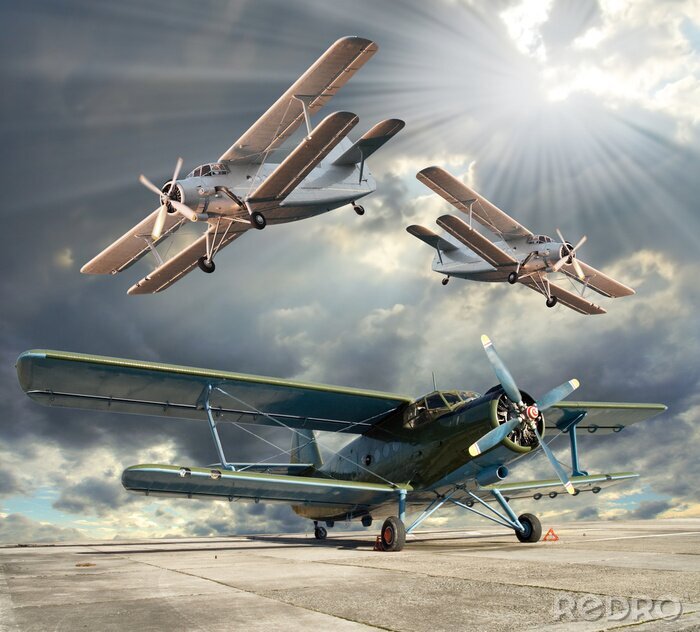 Fotobehang Dubbeldekkers in een bewolkte lucht