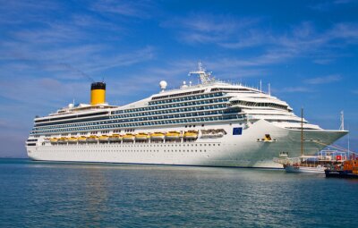 Fotobehang Een enorm cruiseschip