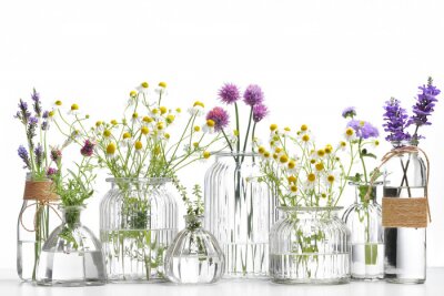 Een flesje etherische kruidenolie