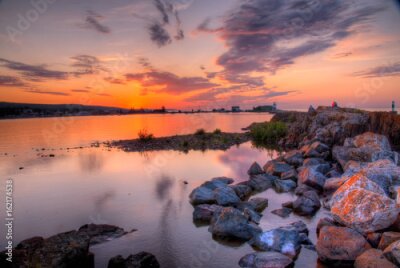 Fotobehang Een schilderachtige zonsopgang boven het meer
