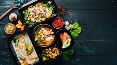 Fotobehang Een set elegant geserveerde gerechten