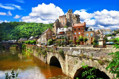 Fotobehang Estaing - een van de meest beautifu vilages van Frankrijk