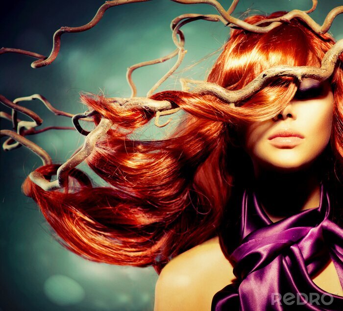 Fotobehang Fashion Model Portret van de Vrouw met lang krullend rood haar