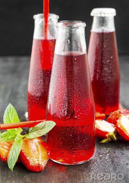 Fotobehang Gekoelde rode dranken