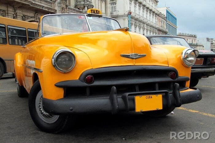 Fotobehang Gele Cubaanse taxi